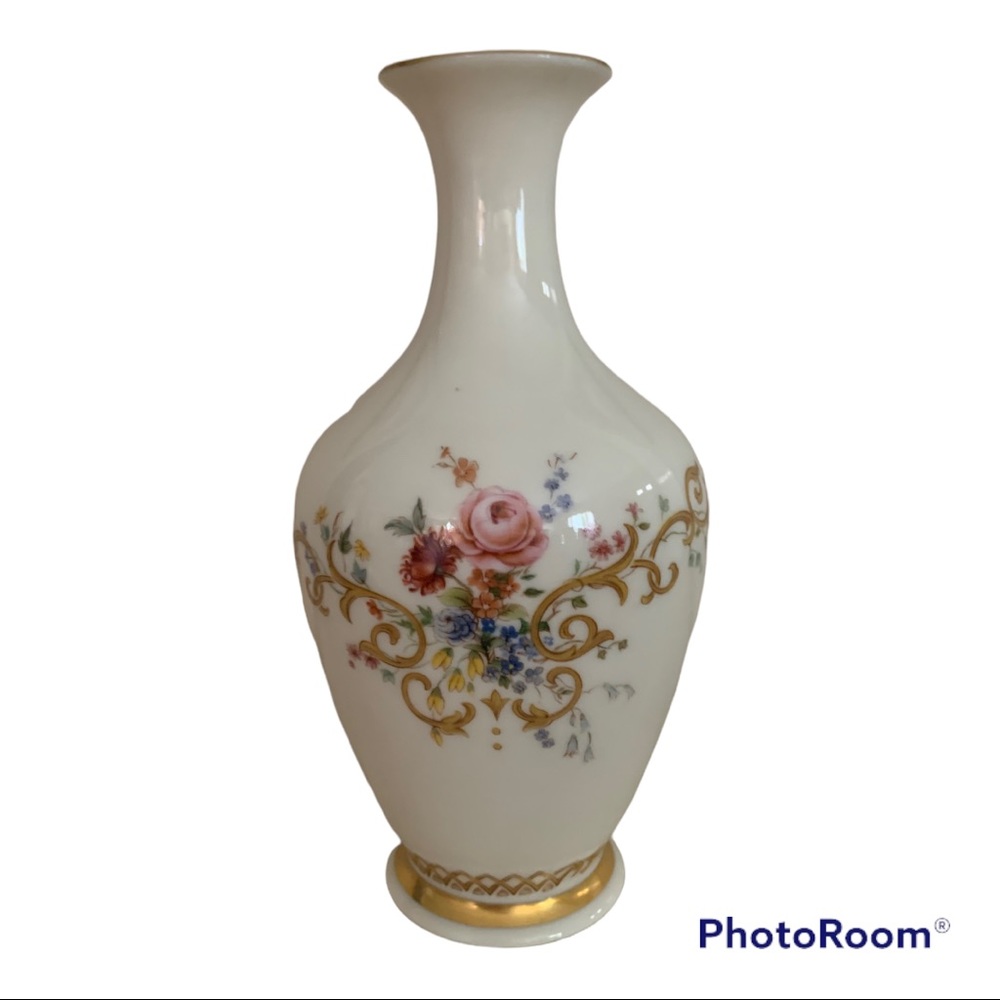 Lenox China Vintage Queen's Garden Bud Vase 24K Gold Trim